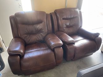 2 reclainer chairs