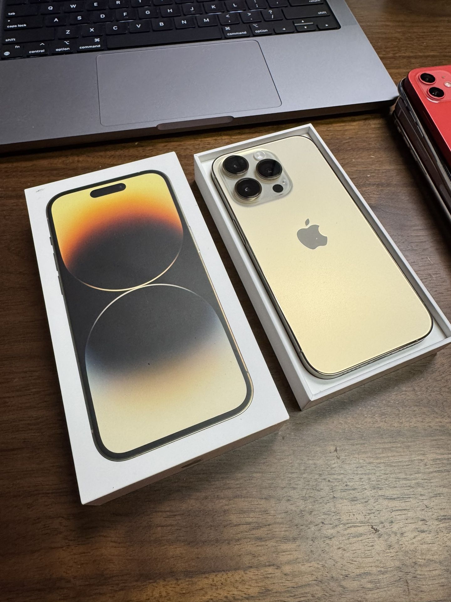 Apple iPhone 14 Pro 128GB Unlocked to any carrier!