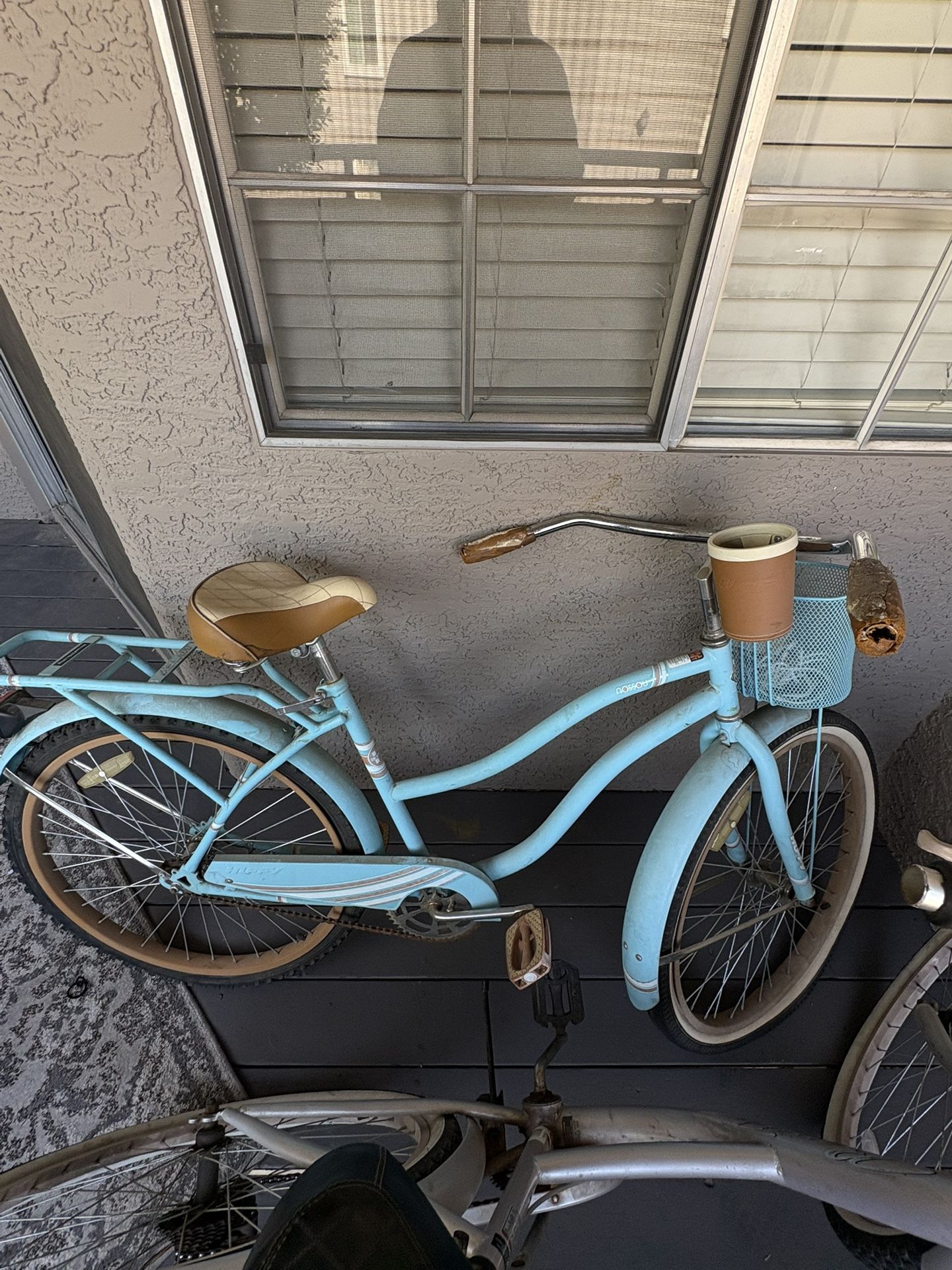 Huffy Nel Lusso Cruiser Bike