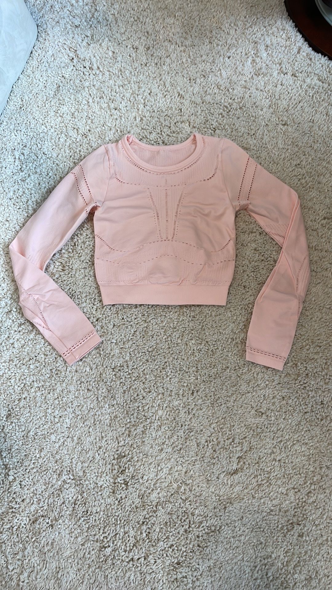 Pink Long Sleeve Cropped Top Fabletics athletic stretchy small workout like new wore few times no piling