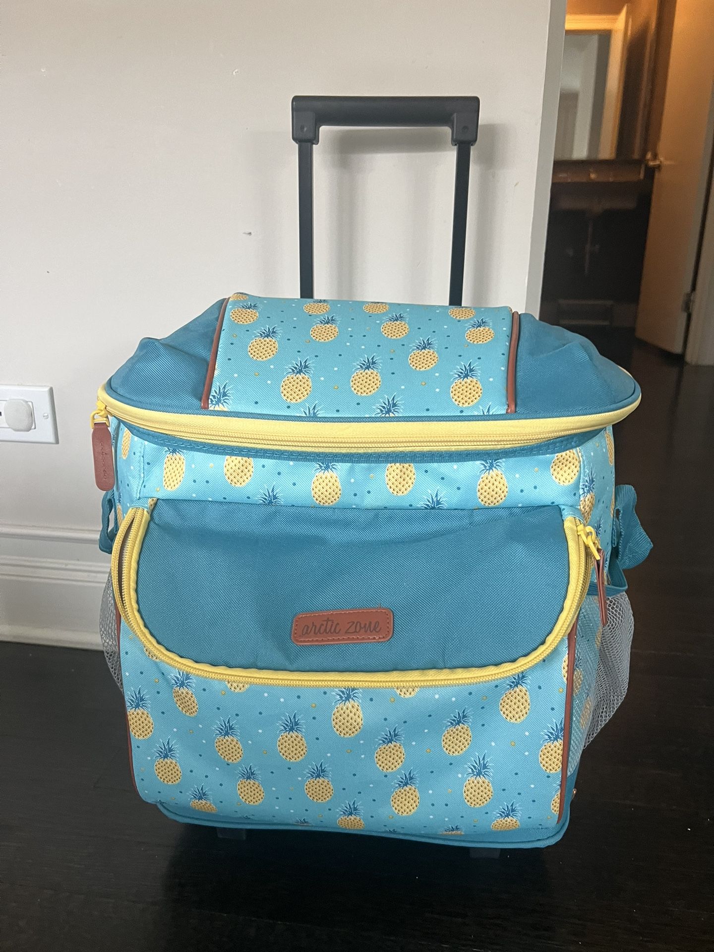 Cooler Bag With Wheels Portable