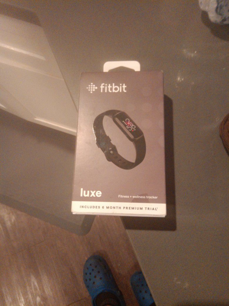 Fitbit Luxe Activity Tracker Watch 