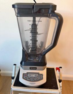 Ninja Professional 1100-Watt Blender | 72 oz 9-Cup Pitcher | Works Great