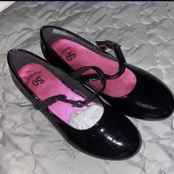 Girls Dress Shoes: Size 2