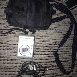 Very Nice Digital Camera With Carry Case Only $45