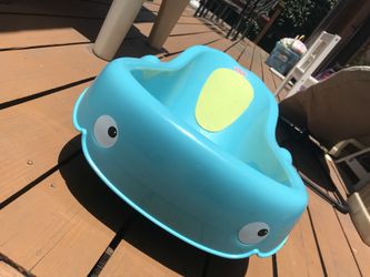 Fisher Price Whale Baby Bathtub