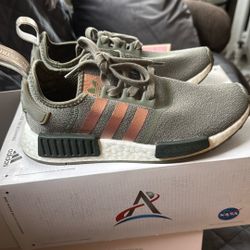 WOMENS ADIDAS NMD_R1, GREEN, SIZE 7