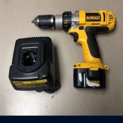 DeWalt 12volt XRP Drill W/ Battery Charger 