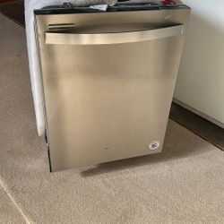 Whirlpool Dishwasher 