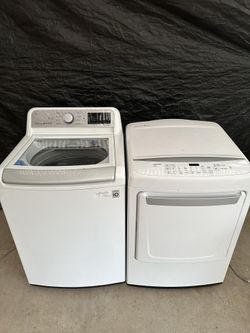 LG Washer And Gas Dryer Laundry Set