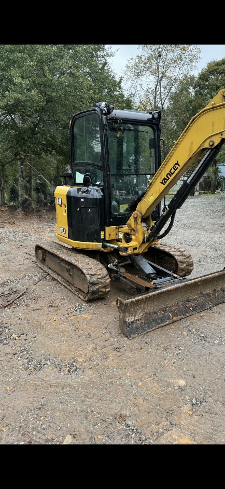 EXCAVATOR CAT