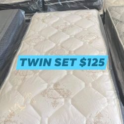 Twin Set 