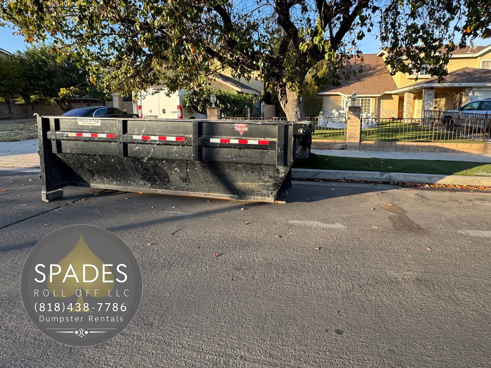 Roll Off Dumpster/ Trash Bin 