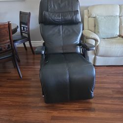 Human Touch Zero Gravity Chair W Heat