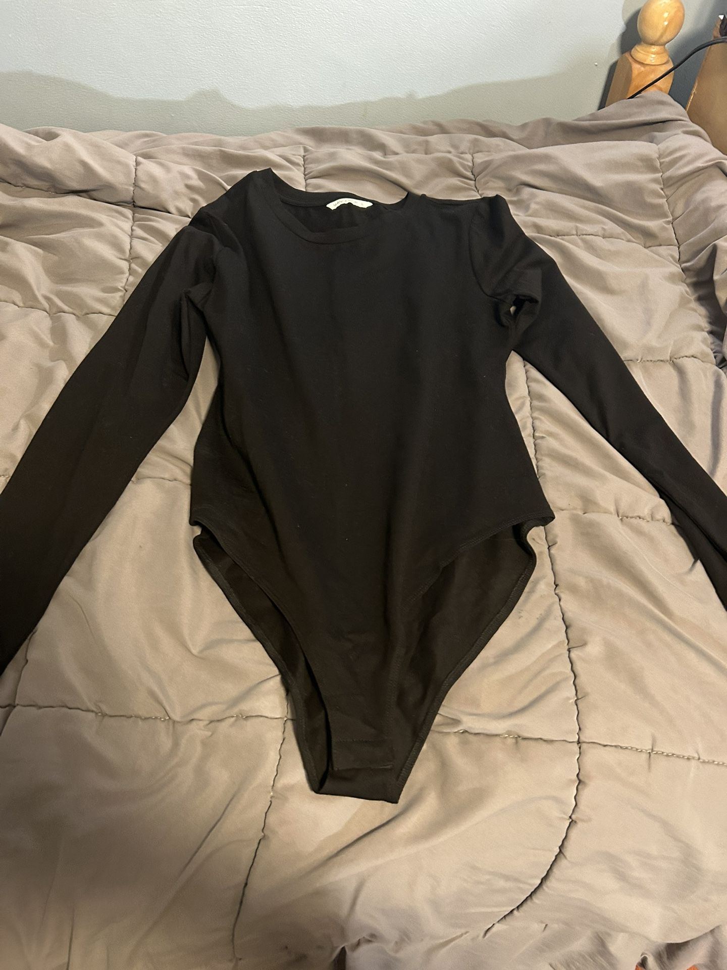 Brand New MANGOPOP Women’s Bodysuit Top With Snaps - Women’s Large Black Long Sleeve
