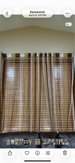 Decorative string curtain