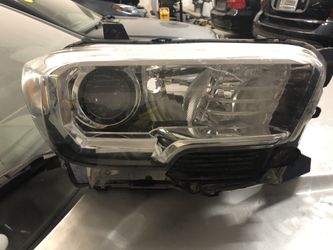 Toyota tacoma parts headlight 2016 2017 2018 2019 2020 rh