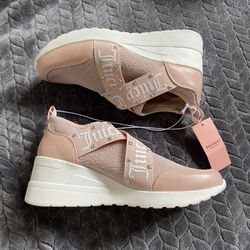 Juicy Couture Pink wedge shoes size 8