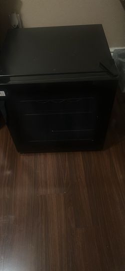 Black Compact Wine Cooler Refrigerator