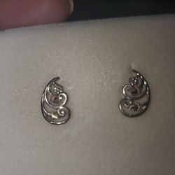 Black hills Gold And Silver Earrings