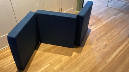 Folding guest mattress