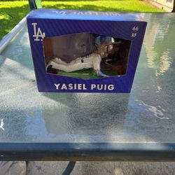 2015 Los Angeles Dodgers SGA Yasiel Puig Bobblehead