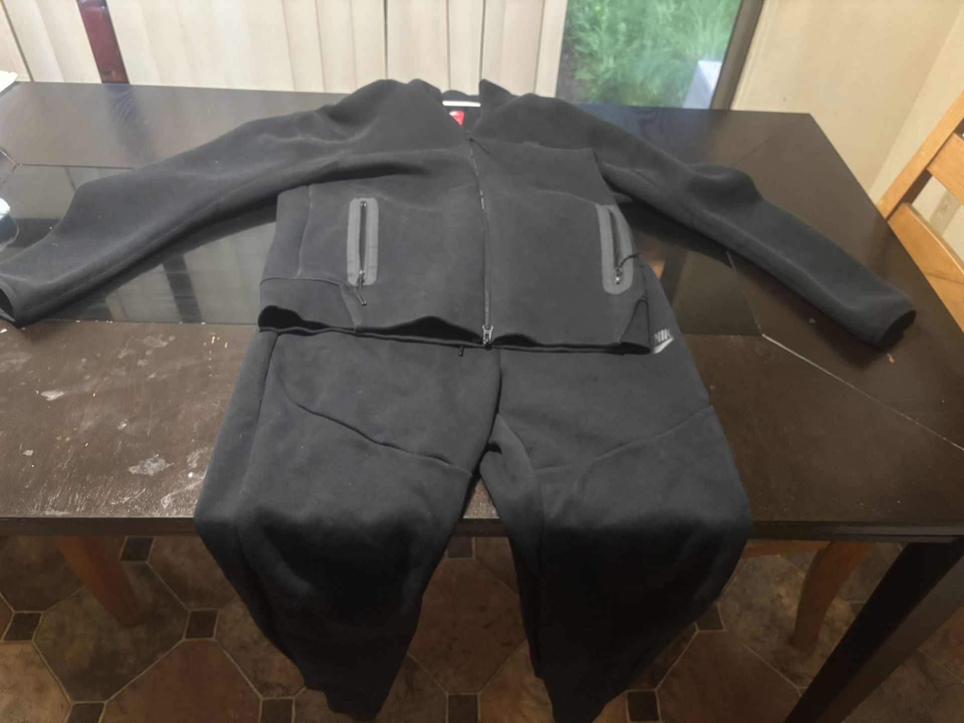 Nike Tech Outfit