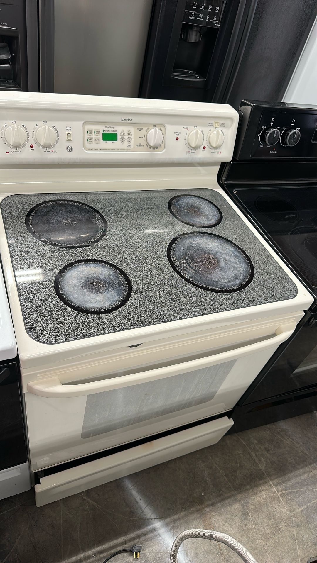 Ge Electric Stove In Beige Color 