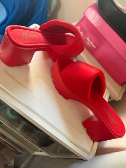Red Liliana Platforms
