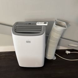 Window AIR CONDITIONER 