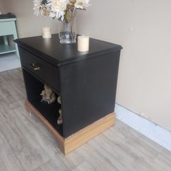 A Single Side Table