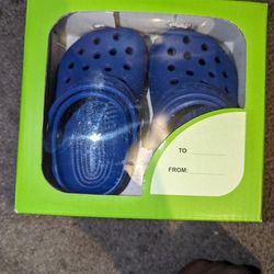 Size 3C Crocs