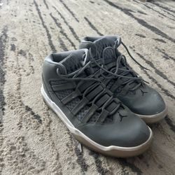 Grey Nike Jordan Max Aura 