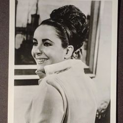 Elizabeth Taylor Movie Star Actress 8x10 Glossy Black And White Vintage Still Photo Picture Collectible
