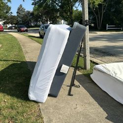 Free Queen Size Mattress Set 