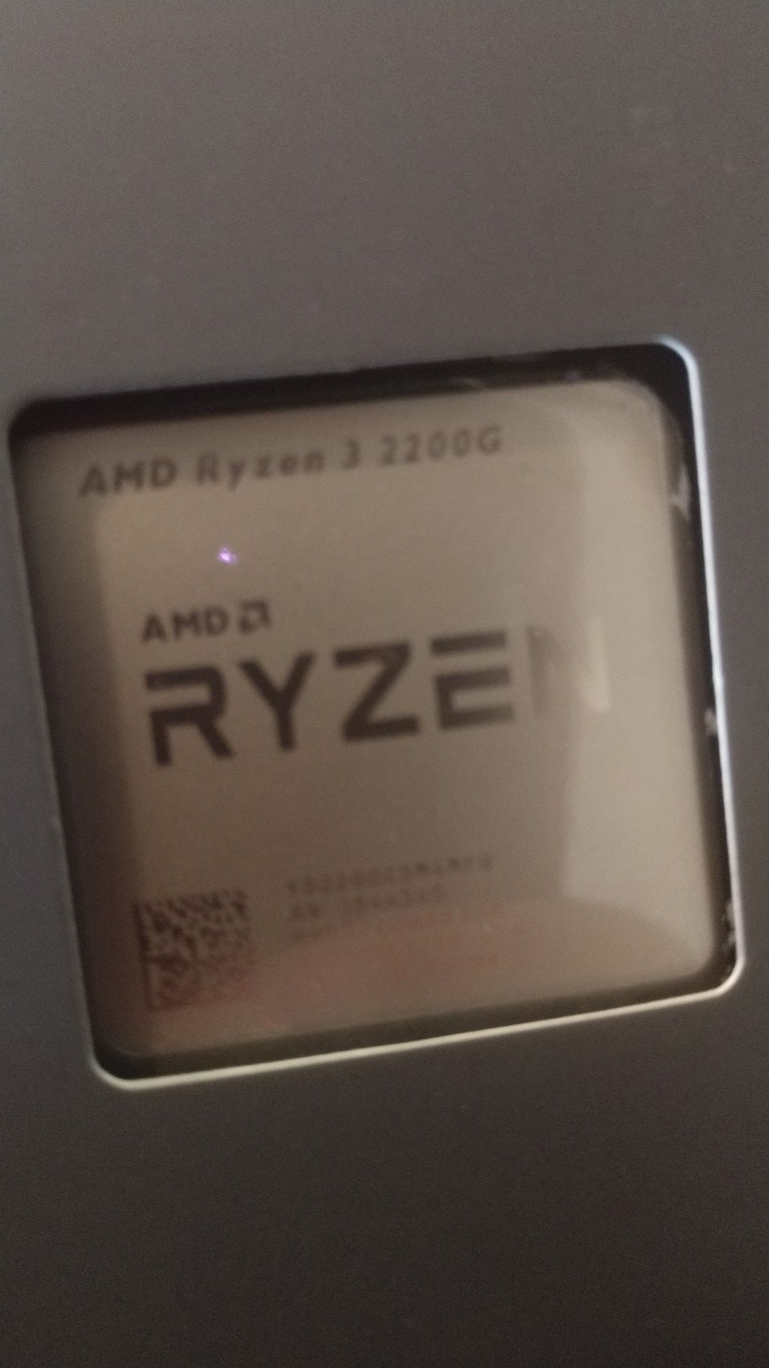 AMD Ryzen 3 2200g