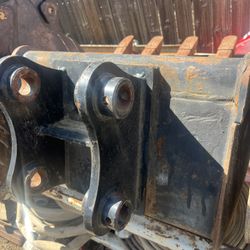 Caterpillar 303 Tooth Bucket 24 “ 