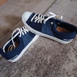 Tom Snyder Converse In Like New Condition.