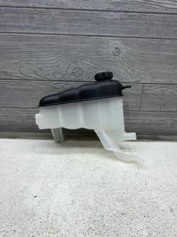 2014-2018 Chevy Silverado 1500 Coolant Reservoir Tank