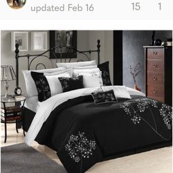 Queen Comforter Brand New/ NWOT
