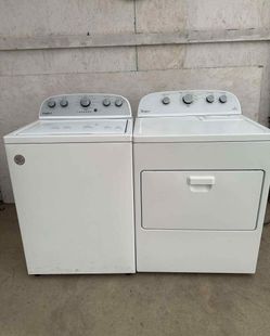 Whirlpool Washer And Gas Or Electric 220v Dryer 