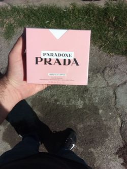 PRADA PARADOXE VIRTUAL FLOWER