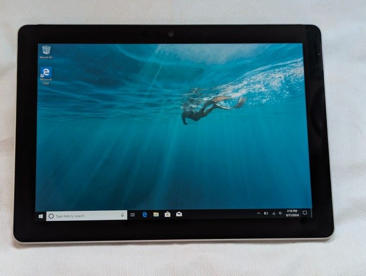 NICE MICROSOFT SURFACE GO WINDOWS 10 TABLET 64GB STORAGE 4GB RAM