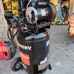 Husky


30 Gal. 175 PSI Oil Lubed Belt
Drive Portable Vertical Electric Air
Compressor
