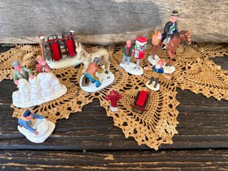 9 Lemax holiday figures set