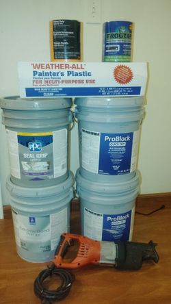 Vendo 4 cubetas de primer blanco nuevas sin abrir, 1 rollo de plástico nuevo de 12 X400 ,2 paquetes de tape de 4 rollos cada paquete, un  sawzall Milw