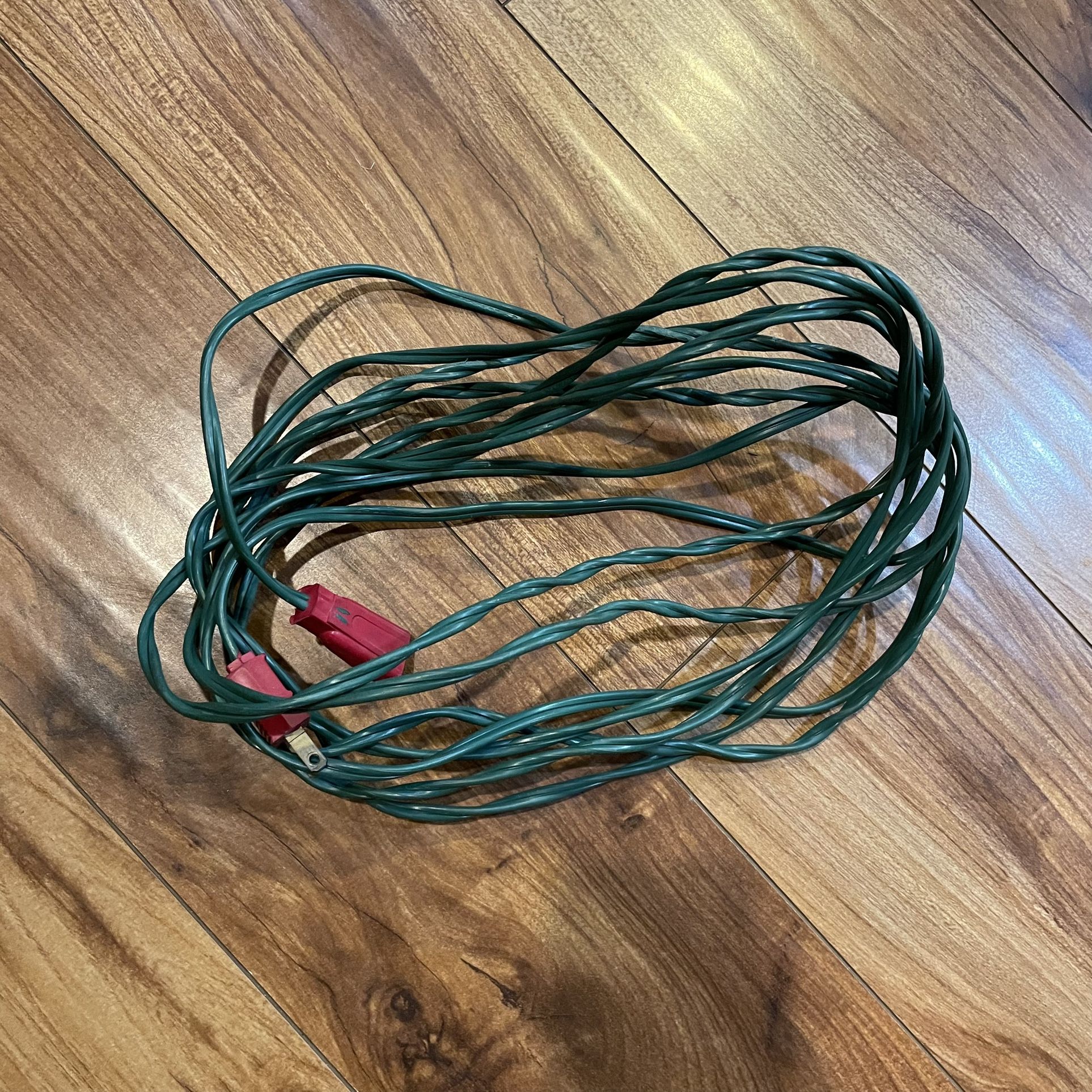Christmas Light Extension Cord 240” (6.6 Yards)