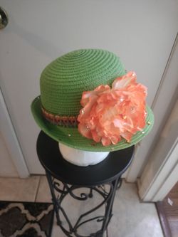 Green Woven Cloche Hat with Flower