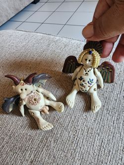 Son 2 piesas mujer y hombre son de porcelana  en buenas condiciones  los 2$40 echos en Italy