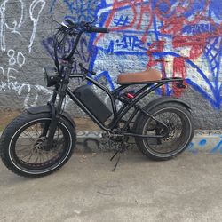 S4 LONG RANGE MOPED-STYLE ELECTRIC BIKE
